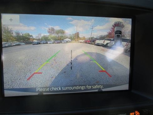 Used 2018 Ford Explorer XLT w/ Equipment Group 202A image 10