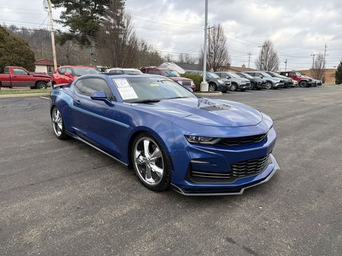 Used 2019 Chevrolet Camaro SS image 2