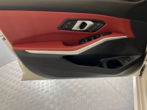 Used 2025 BMW 330i xDrive Sedan w/ Premium Package AWD/4WD image 10