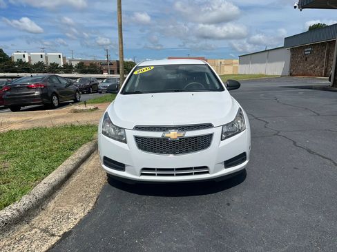 Used 2014 Chevrolet Cruze LS FWD image 2