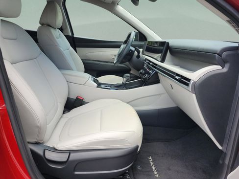 Used 2025 Hyundai Tucson SEL FWD image 19