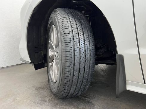 Used 2022 Toyota Sienna XLE w/ XLE Plus Package FWD image 35