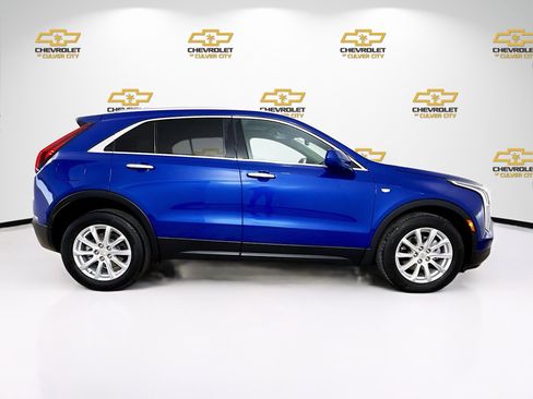 Used 2021 Cadillac XT4 Luxury w/ Cold Weather Package FWD image 8