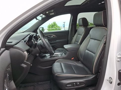 Used 2023 Chevrolet Traverse Premier AWD/4WD image 14