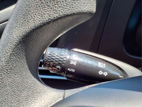 Used 2026 Hyundai Elantra SE FWD image 18