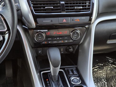 Used 2025 Mitsubishi Eclipse Cross SEL AWD/4WD image 11