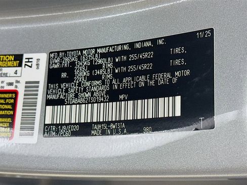 Used 2026 Lexus TX 500h AWD w/ Technology Package image 32