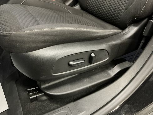 Used 2017 GMC Acadia SLE w/ Driver Alert Package I FWD image 23