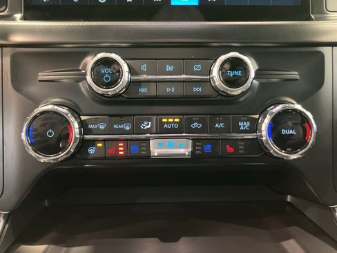 Used 2024 Ford F150 Platinum w/ FX4 Off-Road Package image 25