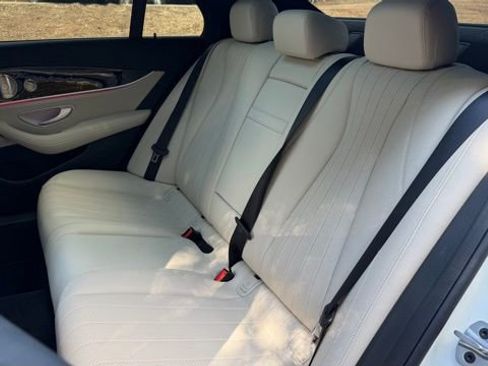 Used 2022 Mercedes-Benz E 350 Sedan w/ Driver Assistance Package image 35