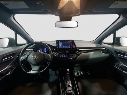 Used 2019 Toyota C-HR XLE FWD image 15