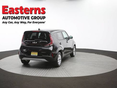 Used 2025 Kia Soul LX w/ LX Technology Package FWD image 37