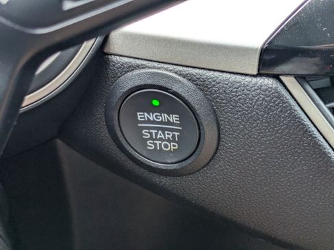 Used 2022 Ford Escape SE w/ SE Sport Appearance Package FWD image 25