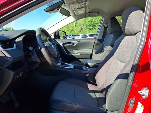 Certified 2025 Toyota RAV4 XLE AWD/4WD image 16