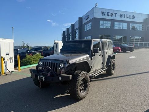 Used 2014 Jeep Wrangler Unlimited Sport w/ Max Tow Package AWD/4WD image 1