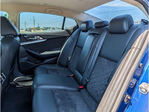 Used 2016 Nissan Maxima SR FWD image 14