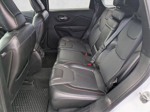 Used 2019 Jeep Cherokee Trailhawk image 19