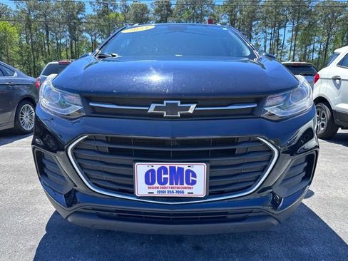 Used 2021 Chevrolet Trax LT w/ Sport Edition image 2