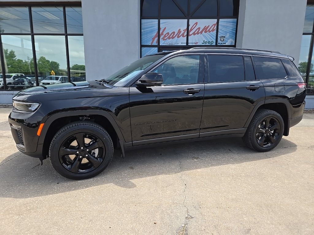 New 2026 Jeep Grand Cherokee L Limited w/ Limited Altitude Package AWD/4WD image 4