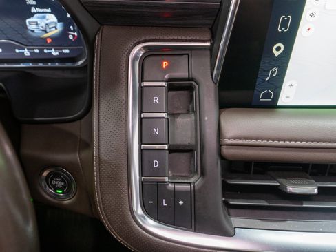 Used 2022 GMC Yukon SLT w/ SLT Premium Package RWD image 25