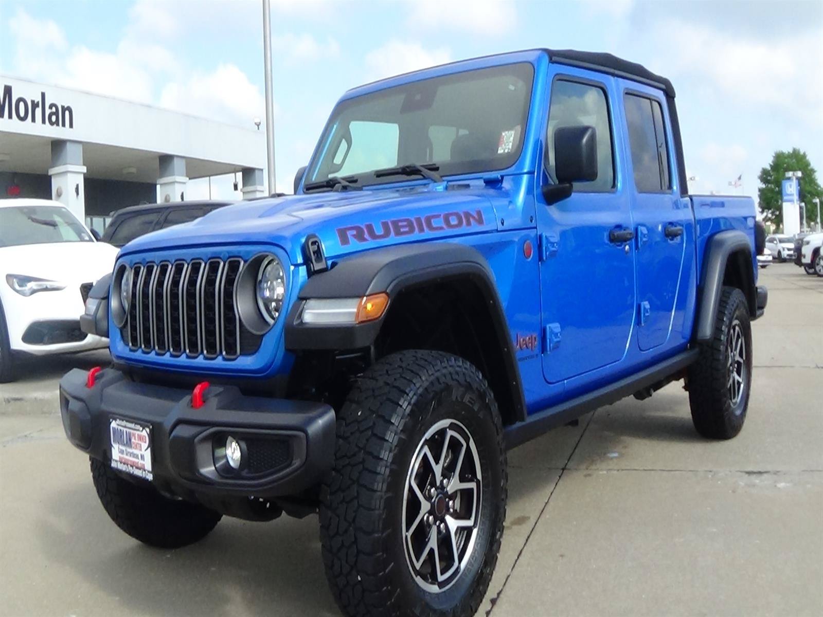 Used 2024 Jeep Gladiator Rubicon w/ Convenience Group AWD/4WD image 2