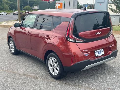 Used 2023 Kia Soul S FWD image 7