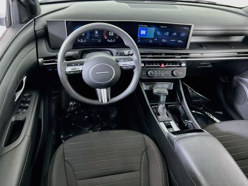 Used 2025 Hyundai Santa Cruz SE AWD/4WD image 20