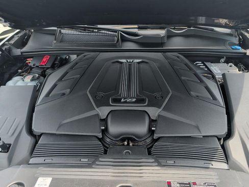 Used 2022 Bentley Bentayga AWD/4WD image 18