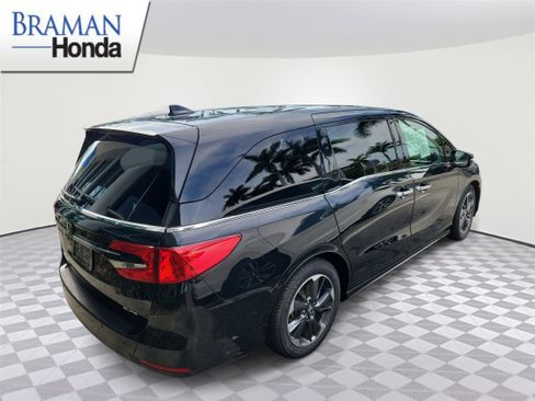 Certified 2023 Honda Odyssey Elite image 3