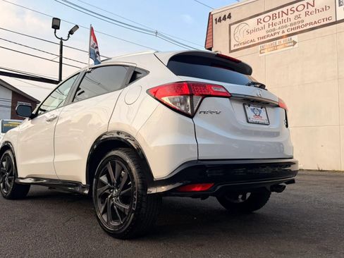Used 2022 Honda HR-V Sport image 8