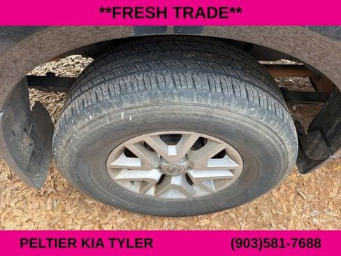 Used 2019 Nissan Frontier SV image 11