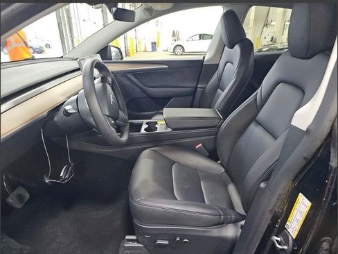 Used 2024 Tesla Model Y Long Range AWD/4WD image 12