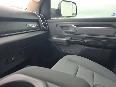 Used 2019 RAM 1500 Big Horn AWD/4WD image 18