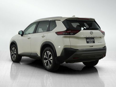 Used 2023 Nissan Rogue SV w/ SV Premium B Package image 3