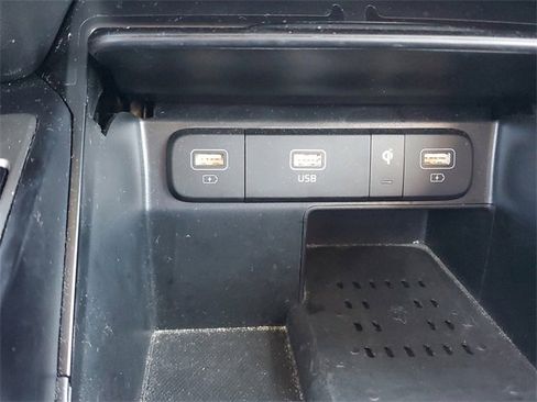 Used 2023 Kia Sorento S image 31