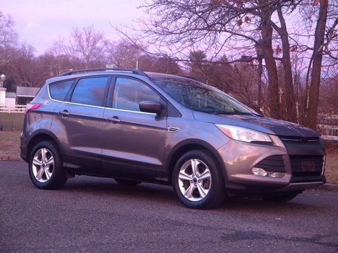 Used 2014 Ford Escape SE w/ Equipment Group 201A image 9