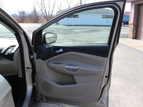 Used 2018 Ford Escape SE image 33