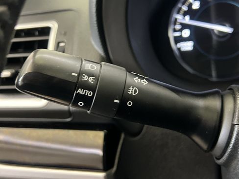 Used 2017 Subaru Forester 2.5i Touring AWD/4WD image 36