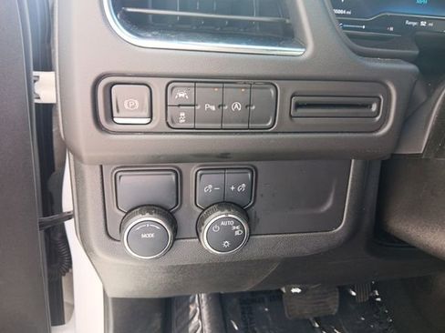 Used 2024 Chevrolet Tahoe Premier RWD image 16