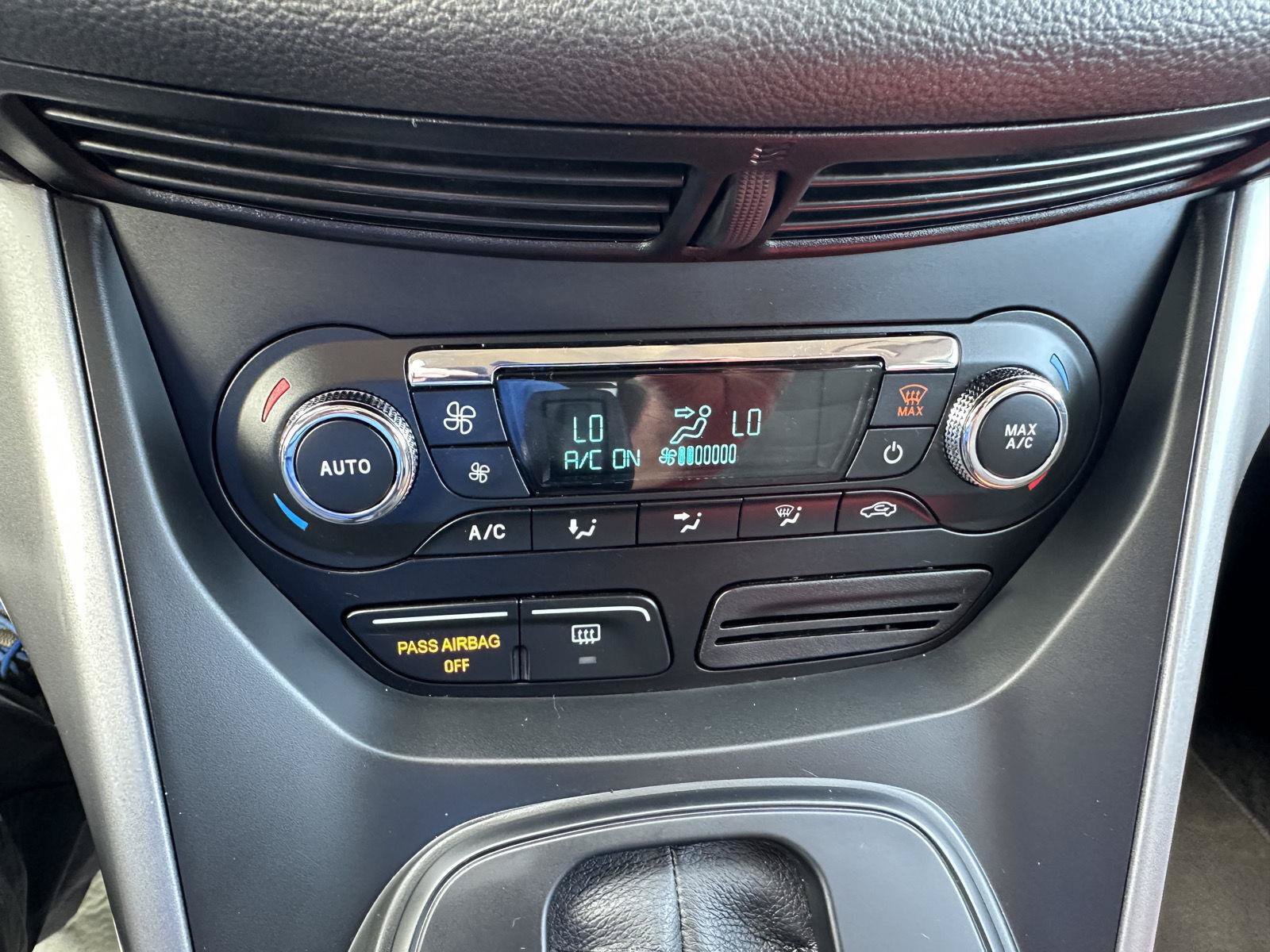 Used 2016 Ford Escape SE w/ Equipment Group 201A FWD image 45