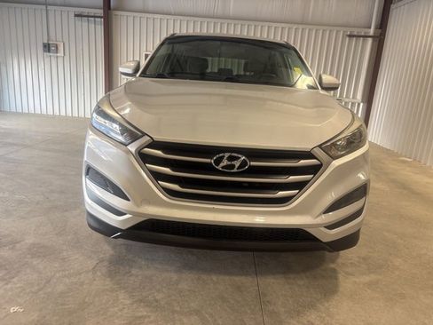 Used 2018 Hyundai Tucson SE image 3