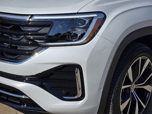 New 2026 Volkswagen Atlas Cross Sport SEL Premium R-Line image 6