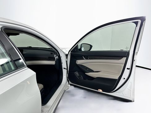 Used 2019 Honda Accord EX-L image 32