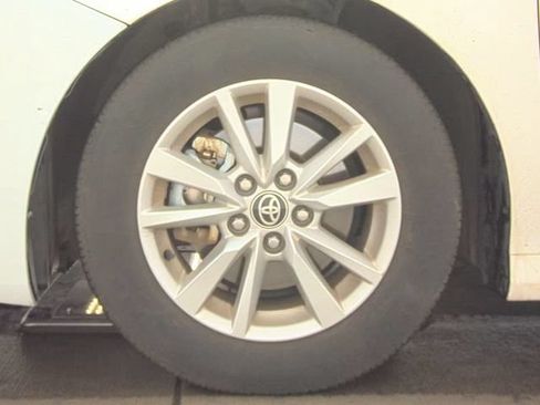 Used 2025 Toyota Camry LE FWD image 3
