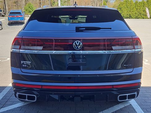 Certified 2024 Volkswagen Atlas Cross Sport SEL Premium R-Line AWD/4WD image 32
