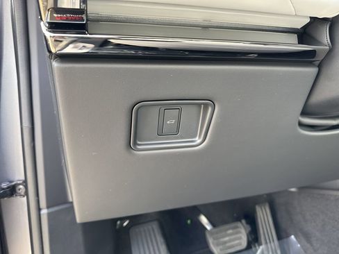 New 2025 Land Rover Range Rover Sport image 16