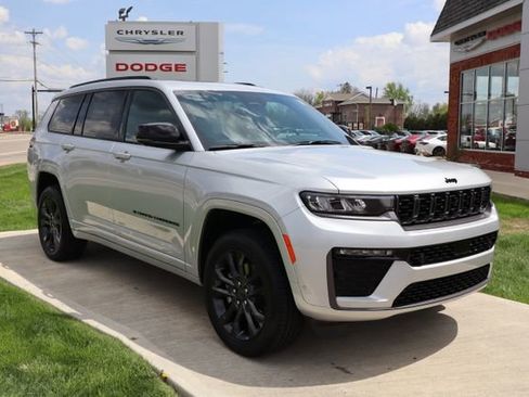 New 2026 Jeep Grand Cherokee L Limited AWD/4WD image 3