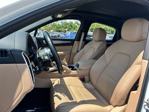 Used 2022 Porsche Cayenne S AWD/4WD image 14