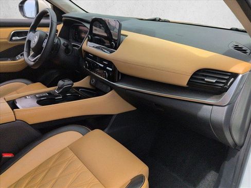Used 2021 Nissan Rogue Platinum FWD image 30