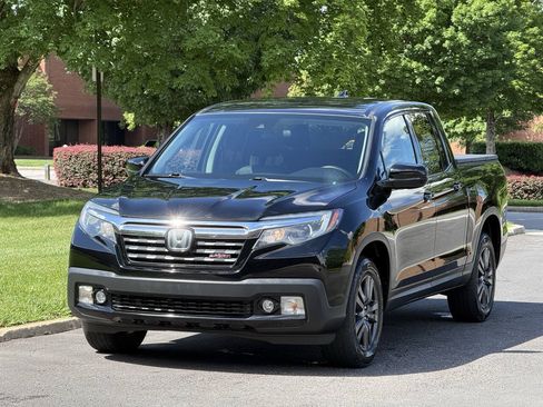 Used 2020 Honda Ridgeline Sport image 2